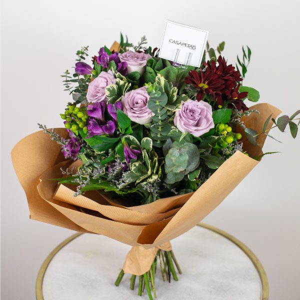pink and purple roses bouquet