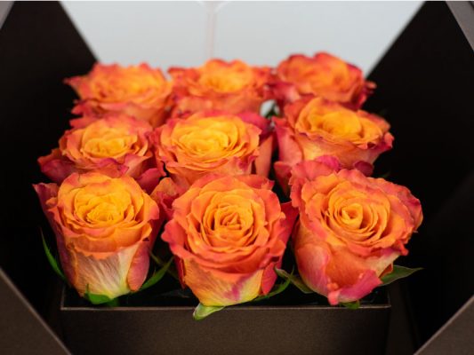 simply-pink-love-vase-arragement-by-casa-petals-online-flower-shop-dubai-1